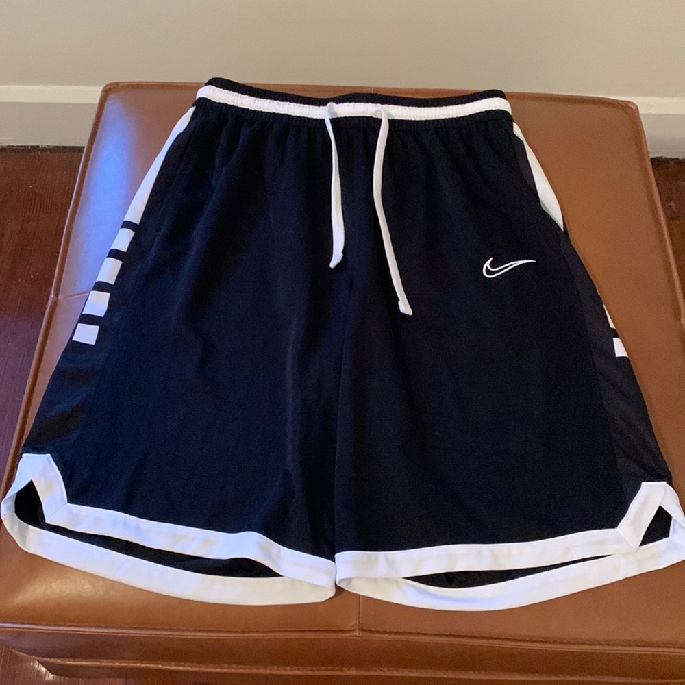 Nike Men’s Black and White Basketball Shorts, Sz L